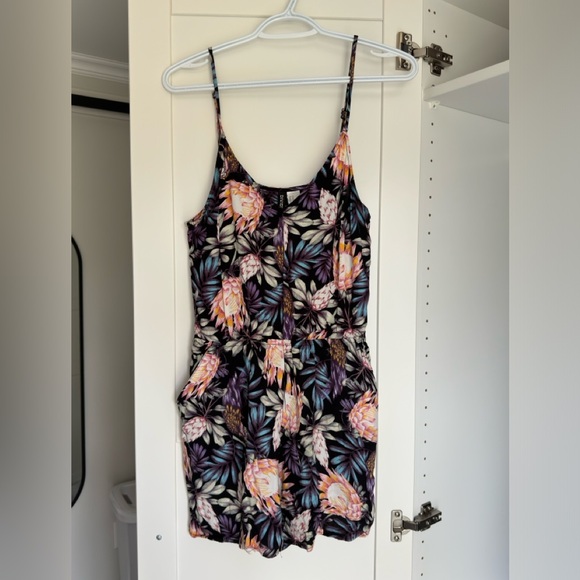 Floral HM Romper - Picture 1 of 1
